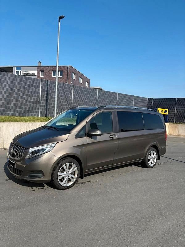 Gebraucht Mercedes V250 190 PS (139 kW) 2016 Braun Van / Kleinbus