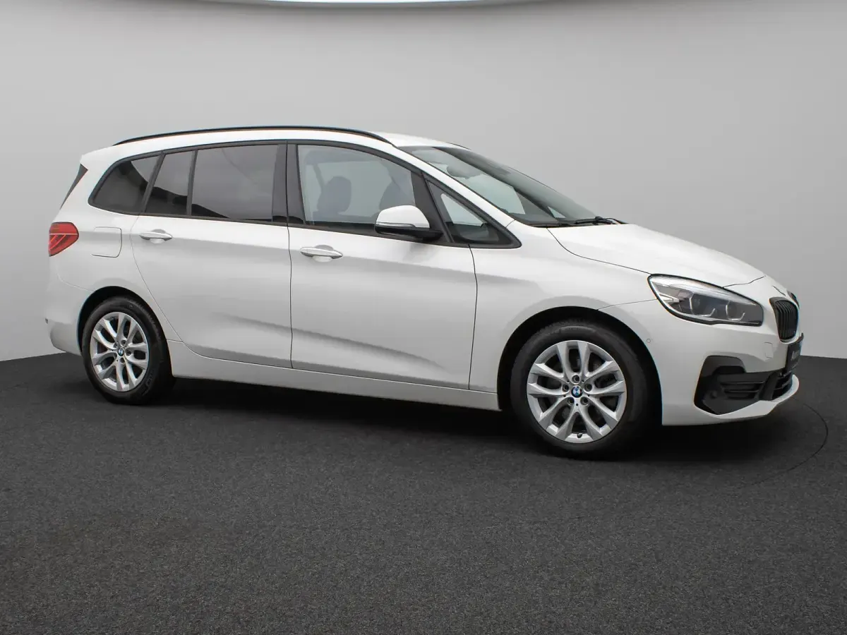 Gebraucht BMW 220 Gran Tourer Advantage 190 PS (139 kW) 2018 Alpinweiss uni300schwarz Van / Kleinbus