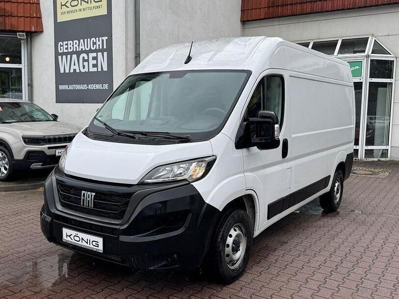 Weiss Gebraucht 2023 Fiat Ducato Van | 23.999 € (Fairer Preis) - Bild 1/4
