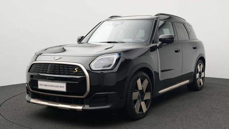 Schwarz Gebraucht 2024 Mini Countryman Favoured SUV | 40.942 € (Guter Preis) - Bild 1/4
