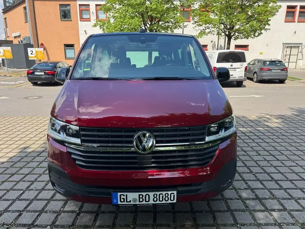 Gebraucht VW Multivan Edition 204 PS (150 kW) 2023 Rot Van / Kleinbus