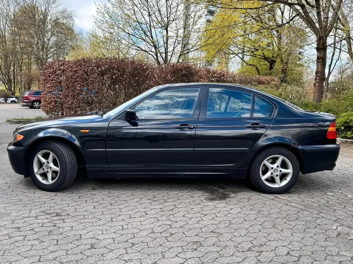 Gebraucht BMW 316 116 PS (85 kW) 2004 Schwarz Limousine