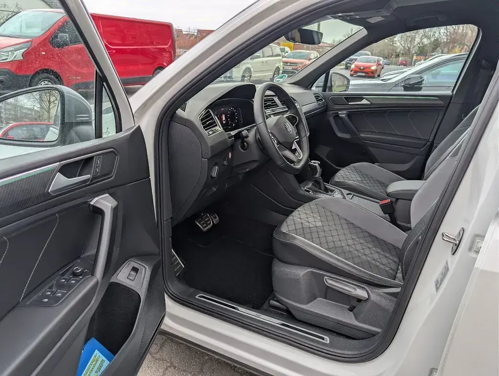 Gebraucht VW Tiguan Allspace R-line 190 PS (139 kW) 2023 Weiß SUV