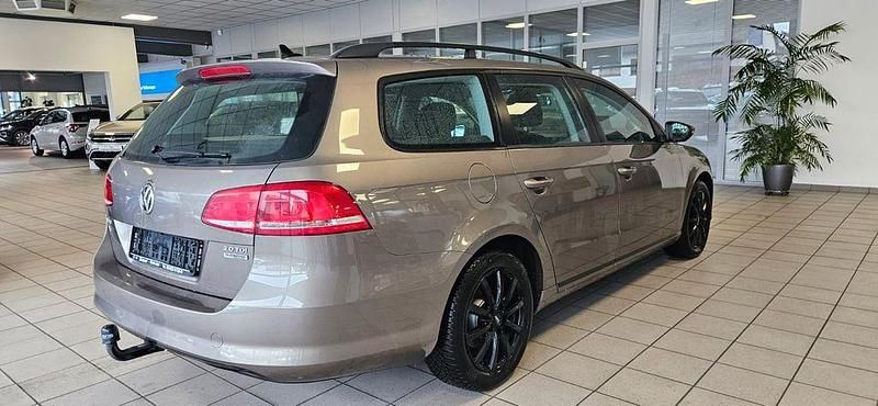 Beige Gebraucht 2011 VW Passat Kombi | 5.350 € (Fairer Preis) - Bild 1/4