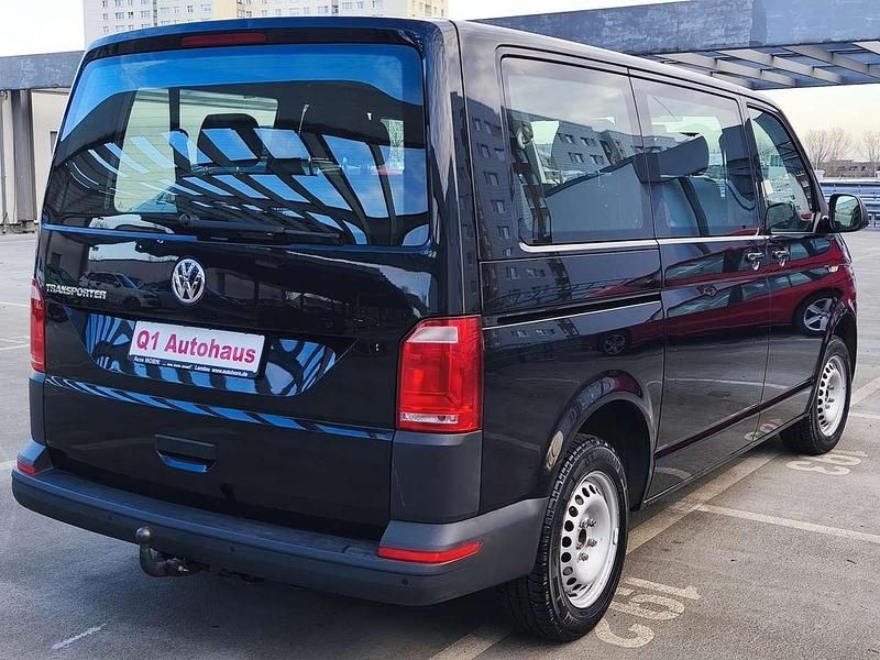 Gebraucht VW Transporter 150 PS (110 kW) 2019 Deep black perleffekt Van
