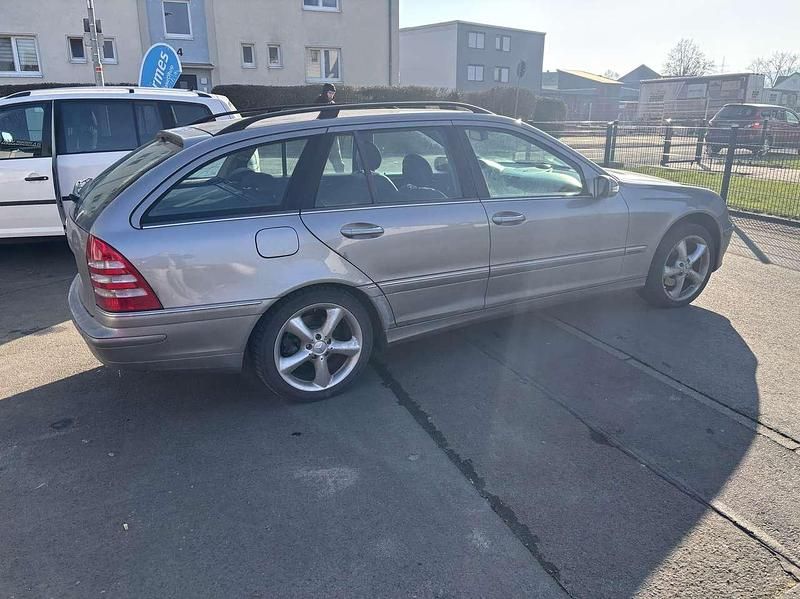 Gebraucht Mercedes C320 Elegance 218 PS (160 kW) 2004 Grau Kombi