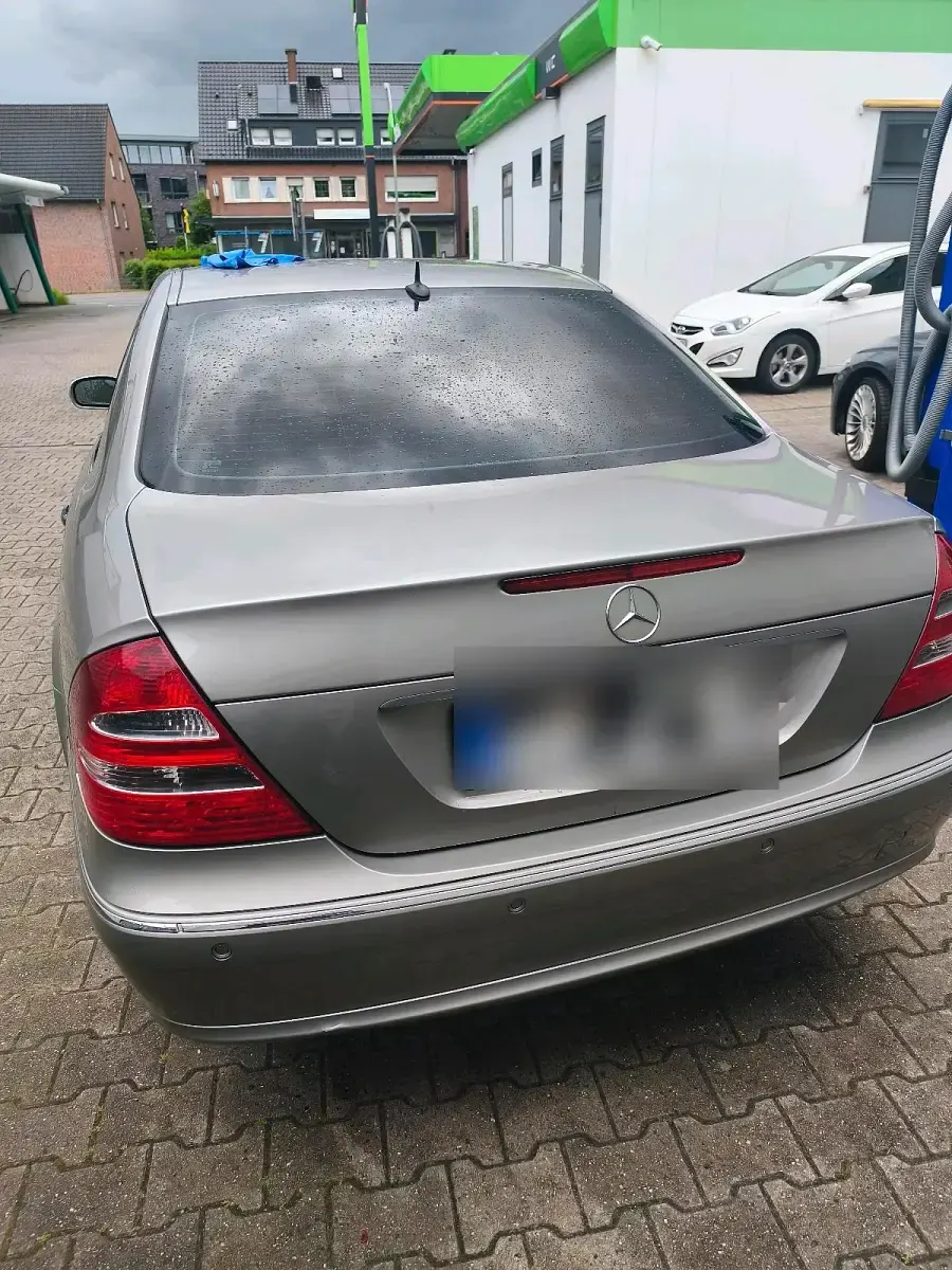 Gebraucht Mercedes E200 Avantgarde 163 PS (119 kW) 2004 Grau Limousine