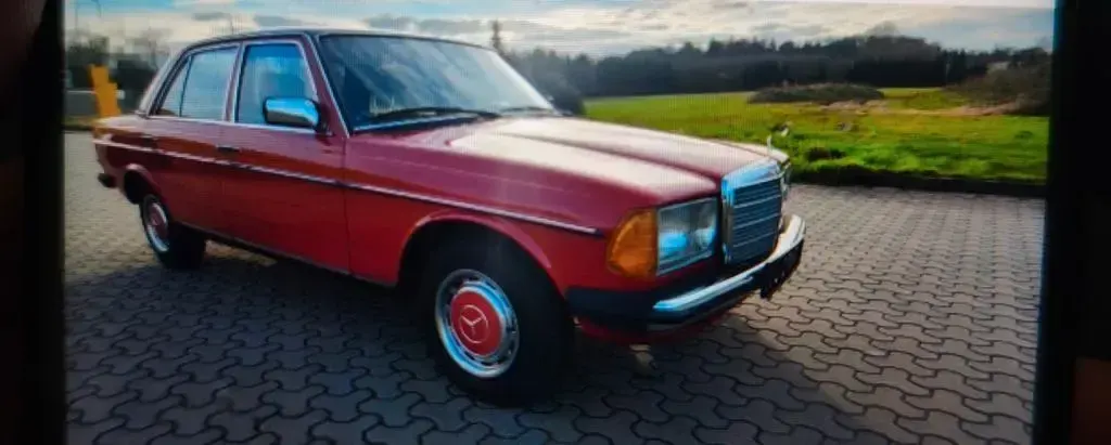 Gebraucht Mercedes 230 136 PS (100 kW) 1984 Rot Limousine
