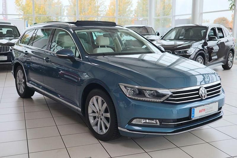Gebraucht VW Passat Highline 150 PS (110 kW) 2018 Blau Kombi