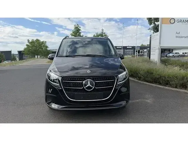Gebraucht Mercedes V300 Style 237 PS (174 kW) 2025 Schwarz Van / Kleinbus