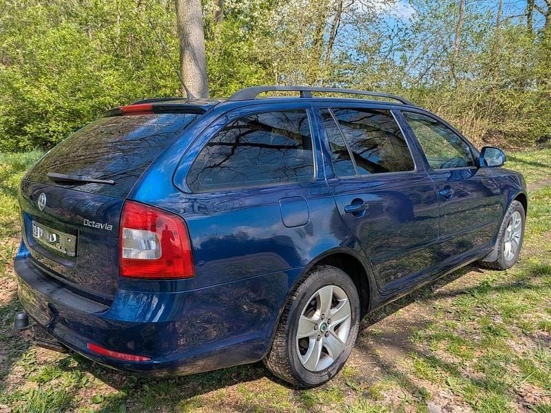 Gebraucht Skoda Octavia 160 PS (117 kW) 2009 Blau Kombi