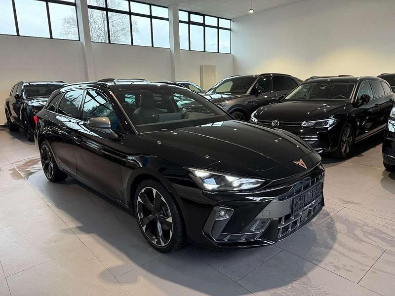 Second-hand Cupra Leon 150 CP (110 kW) 2024 Negru Break