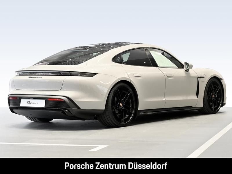 Neu Porsche Taycan GTS 514 kW (700 PS) 2026 Weiss Limousine