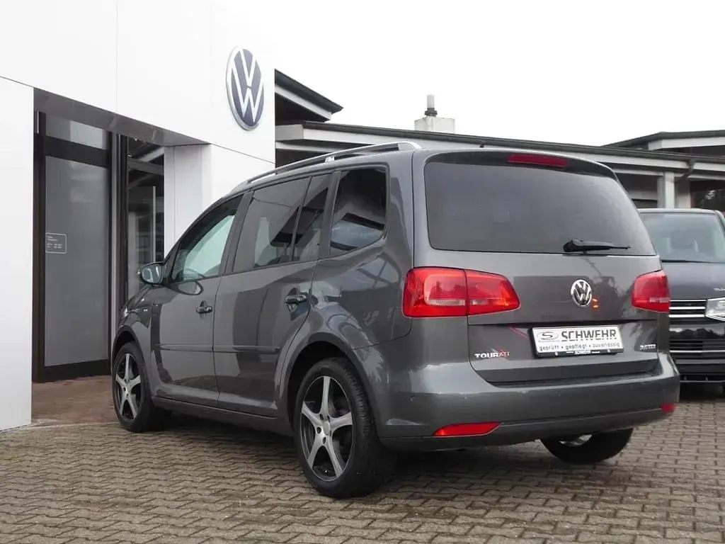 Gebraucht VW Touran Comfortline 140 PS (102 kW) 2015 Grau Van / Kleinbus