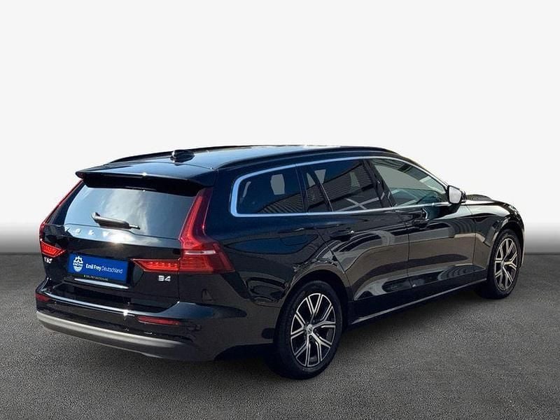 Gebraucht Volvo V60 Core 197 PS (144 kW) 2023 Schwarz Kombi