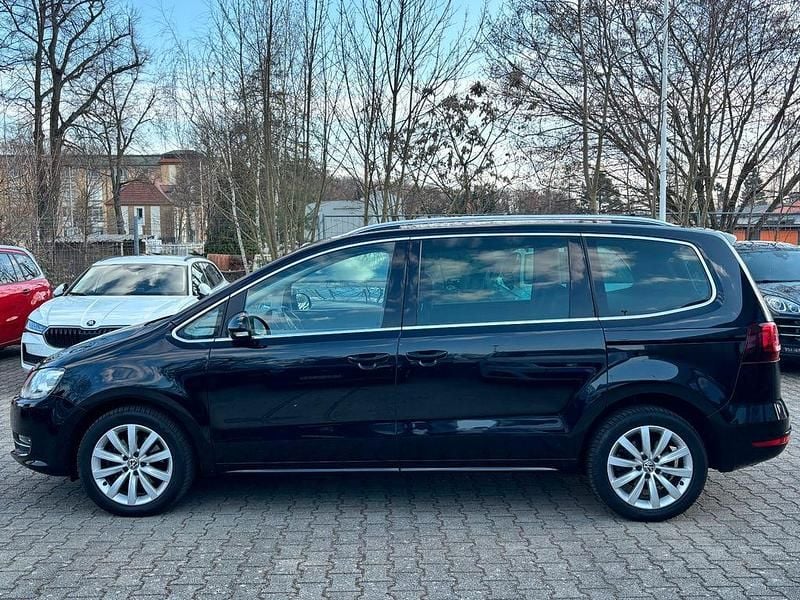 Gebraucht VW Sharan Highline 150 PS (110 kW) 2015 Deep black perleffekt Van / Kleinbus