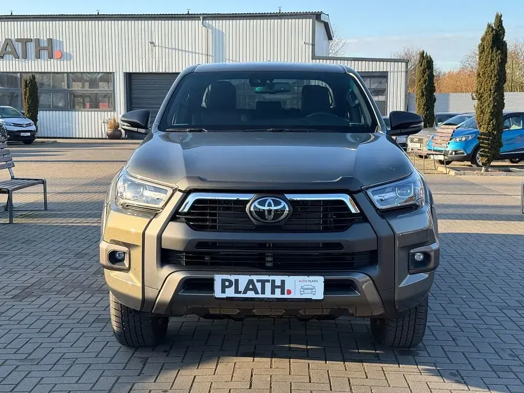Neu Toyota HiLux 204 PS (150 kW) 2025 Gold Pickup