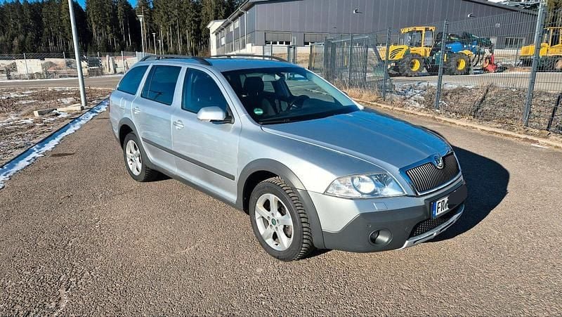 Silber Gebraucht 2008 Skoda Octavia Scout Scout 4x4 Kombi | 5.100 € (Fairer Preis) - Bild 1/4