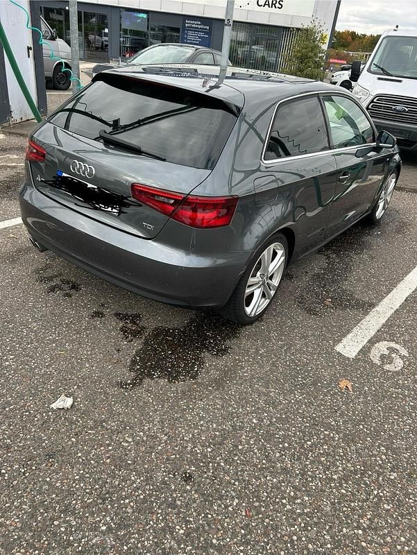 Grau Gebraucht 2014 Audi A3 S-Line Limousine | 12.000 € (Superpreis) - Bild 1/4