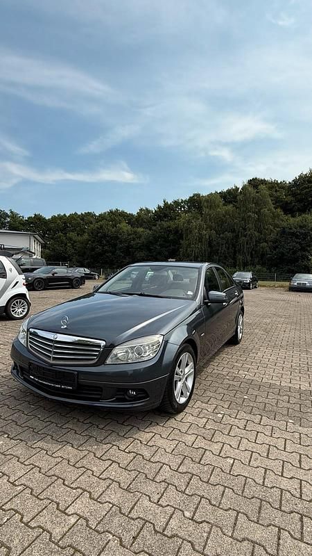 Grau Gebraucht 2010 Mercedes C220 Limousine | 5.490 € (Fairer Preis) - Bild 1/4