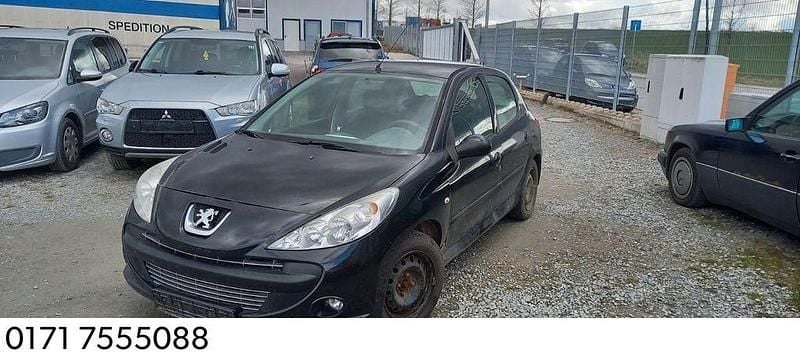 Gebraucht Peugeot 206+ 82 PS (60 kW) 2010 Schwarz Kleinwagen