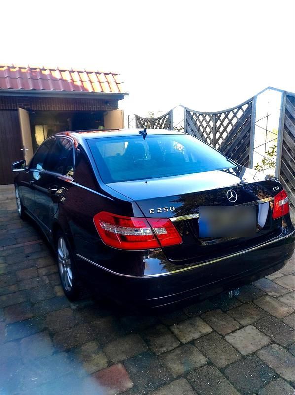 Gebraucht Mercedes 250 203 PS (149 kW) 2010 Braun Limousine