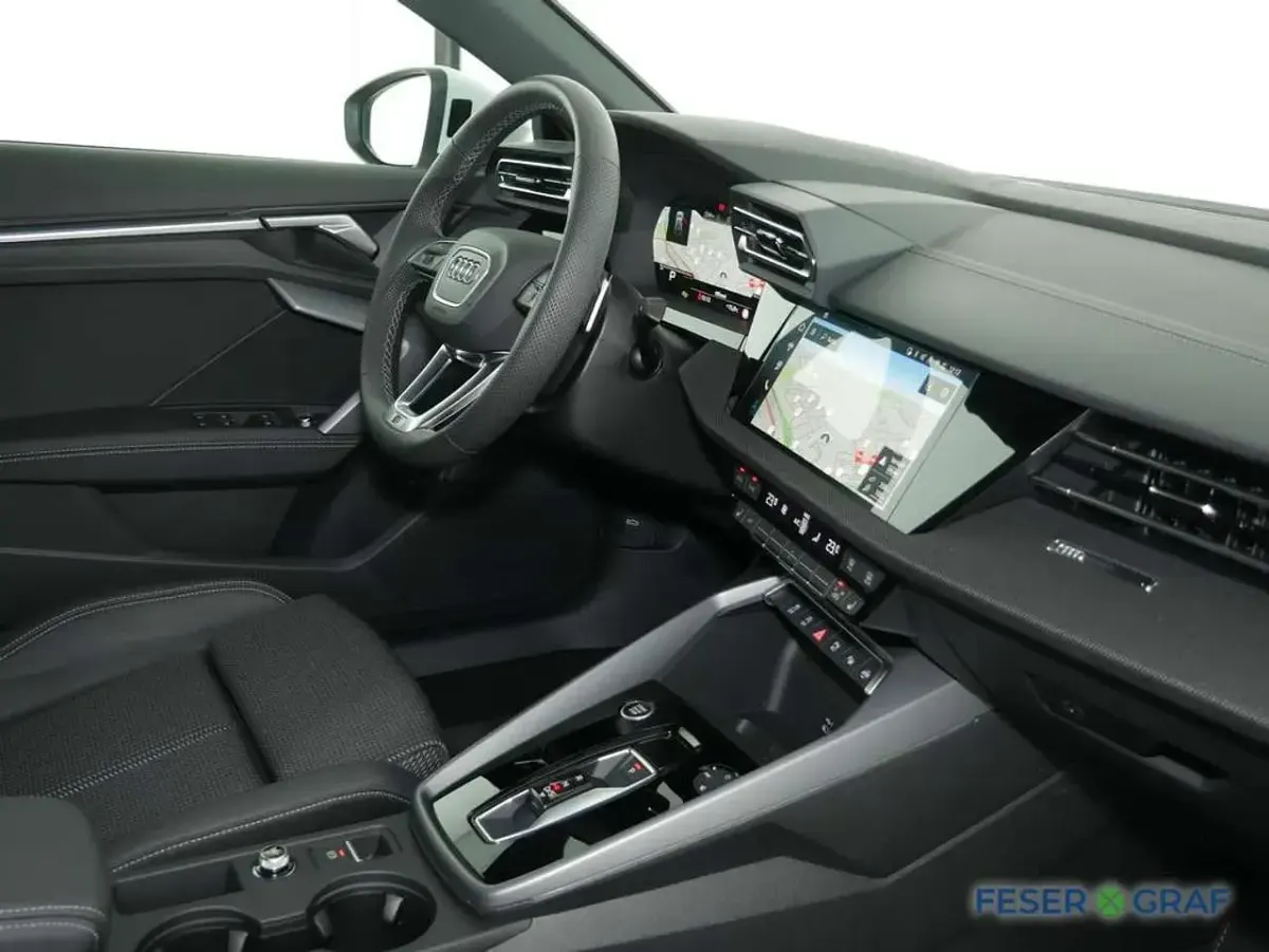 Używany Audi A3 S-Line 150 KM (110 kW) 2025 Biały Sedan/Limuzyna