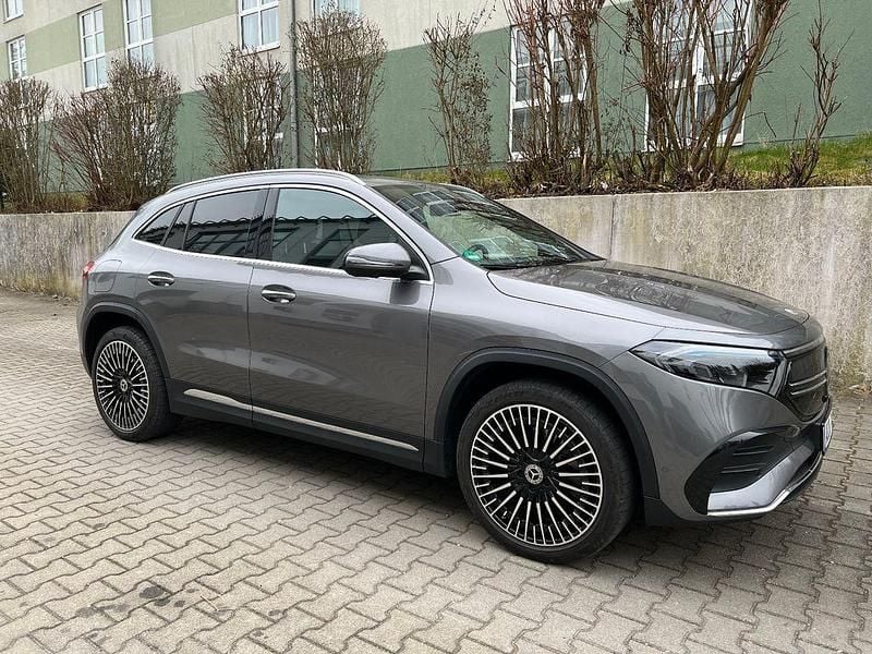 Gebraucht Mercedes EQA300 AMG 167 kW (228 PS) 2023 Grau SUV