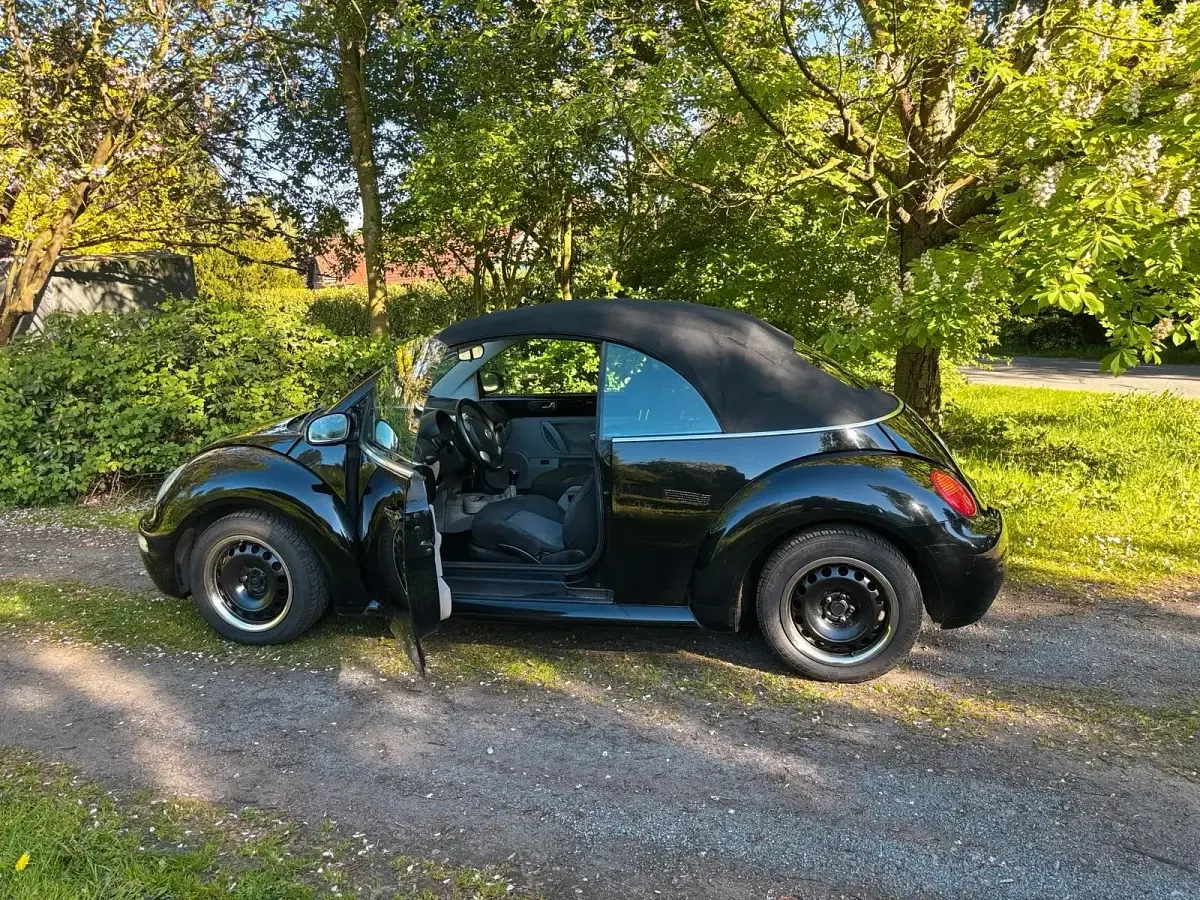 Gebraucht VW New Beetle 55 PS (40 kW) 2004 Schwarz Kleinwagen