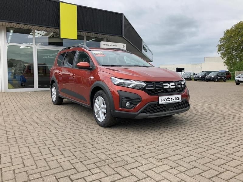 Gebraucht Dacia Jogger Expression 110 PS (80 kW) 2024 Braun Van / Kleinbus
