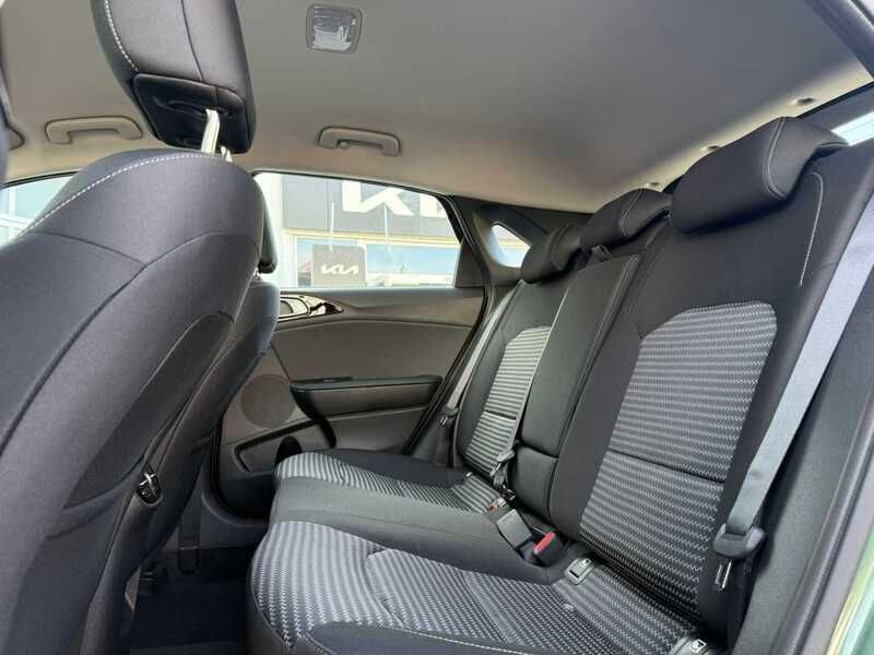 Gebraucht Kia Ceed Spirit 140 PS (102 kW) 2022 Othercolor Kleinwagen