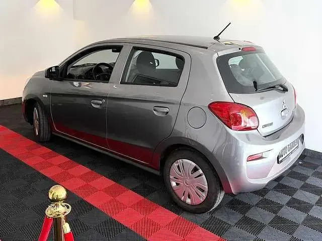 Gebraucht Mitsubishi Space Star Basis 71 PS (52 kW) 2016 Platinumgrau (m) Kleinwagen