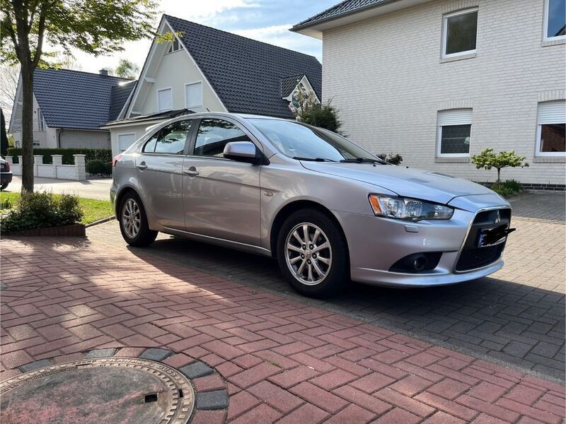 Silber Gebraucht 2011 Mitsubishi Lancer Limousine | 3.800 € (Guter Preis) - Bild 1/4