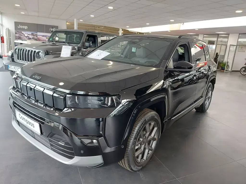 Neu Jeep Compass 145 PS (106 kW) 2026 Vulacano black (533) SUV