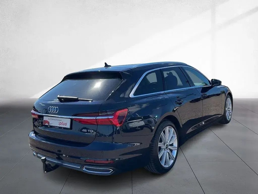 Gebraucht Audi A6 Sport 245 PS (180 kW) 2022 Firmamentblau metallic Kombi