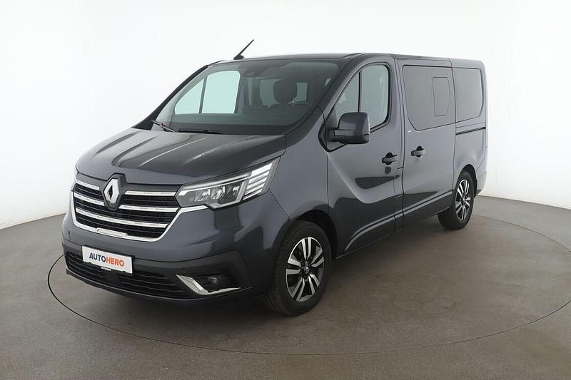 Grau Gebraucht 2022 Renault Trafic Van | 35.640 € (Etwas zu teuer) - Bild 1/3