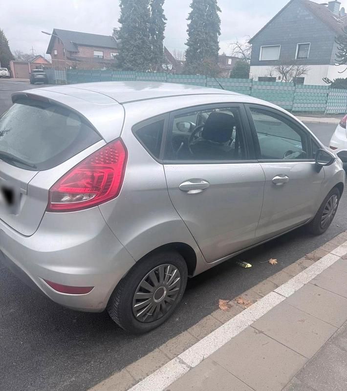 Gebraucht Ford Fiesta 69 PS (50 kW) 2009 Silber Kleinwagen