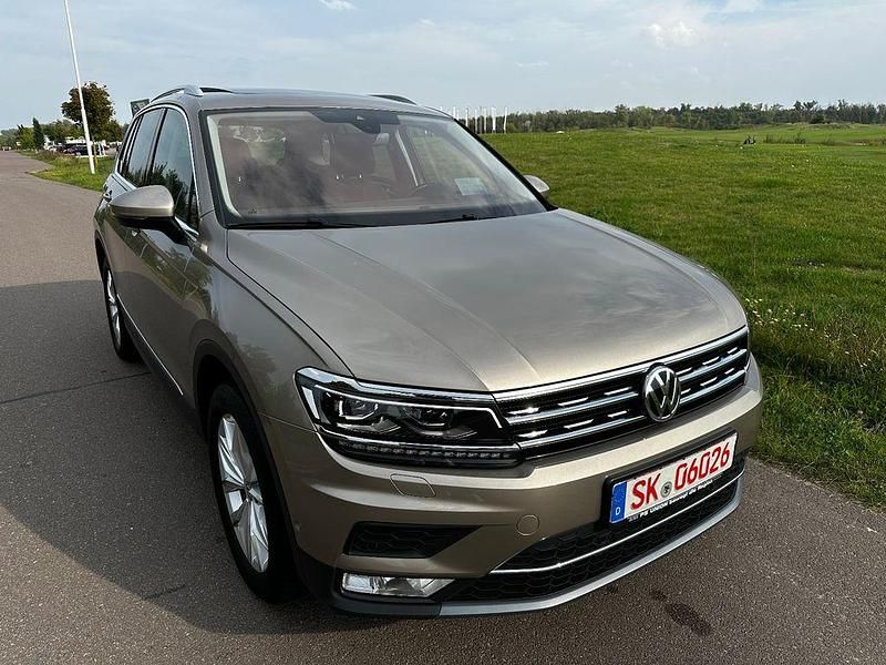 Gebraucht VW Tiguan Highline 179 PS (131 kW) 2017 Beige SUV