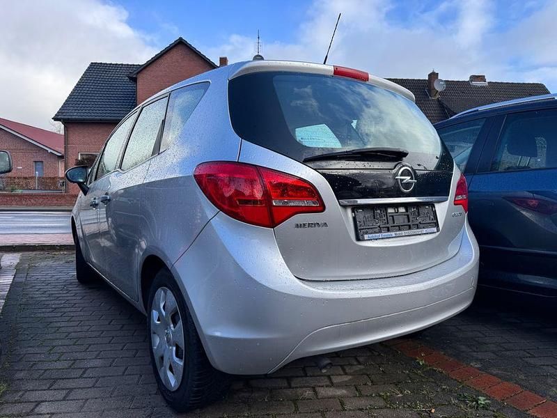 Gebraucht Opel Meriva Edition 95 PS (69 kW) 2011 Silber Van / Kleinbus