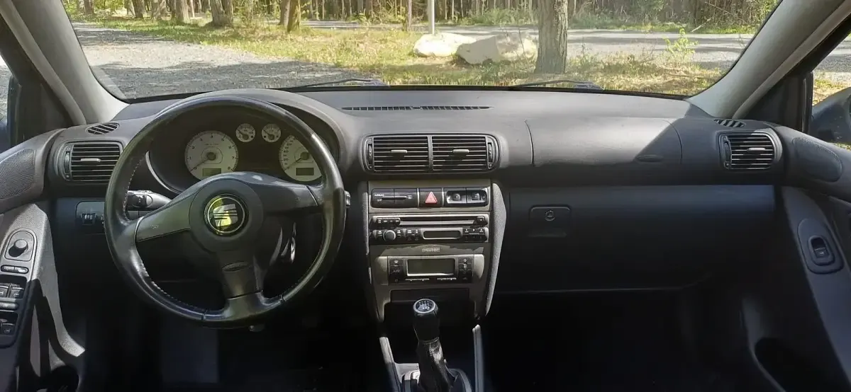Używany Seat Leon FR 180 KM (132 kW) 2005 Czarny Hatchback