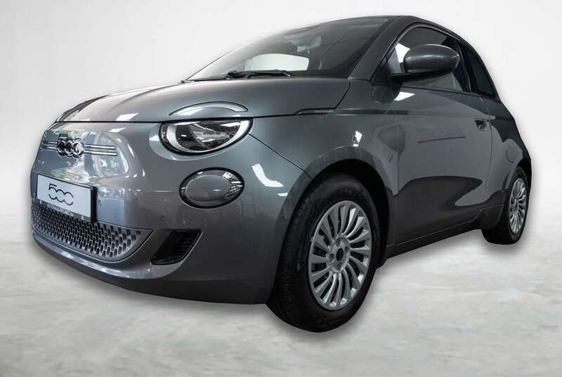 Grau Gebraucht 2023 Fiat 500e Basis Kleinwagen | 22.990 € (Etwas zu teuer) - Bild 1/4