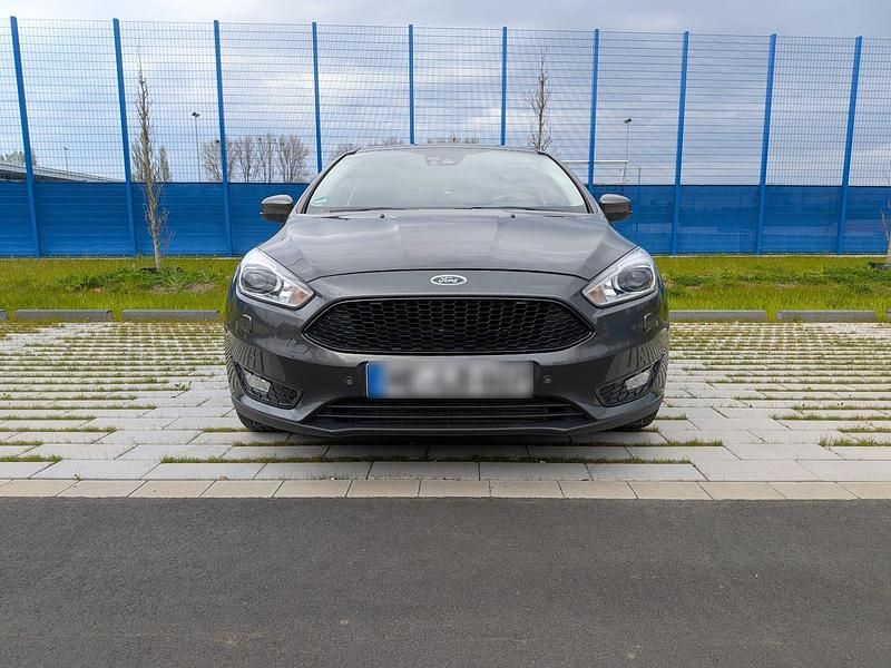 Gebraucht Ford Focus Titanium 150 PS (110 kW) 2017 Grau Kombi
