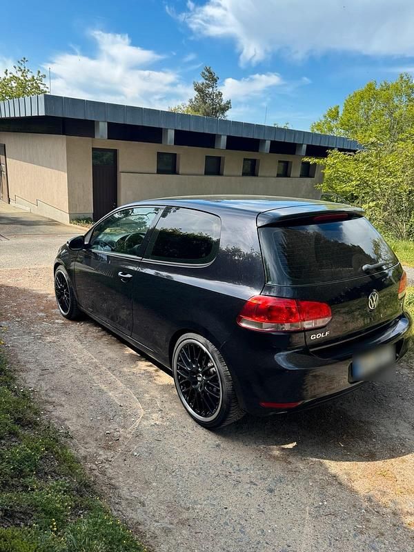 Second-hand VW Golf 102 CP (75 kW) 2009 Negru Coupe