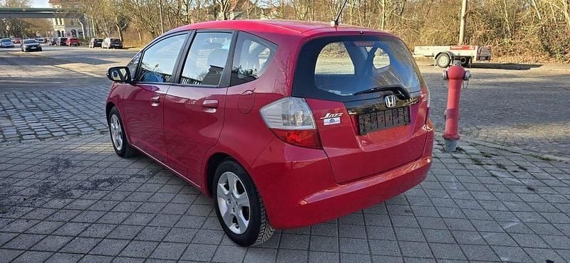 Gebraucht Honda Jazz Elegance 99 PS (72 kW) 2010 Rot Kleinwagen