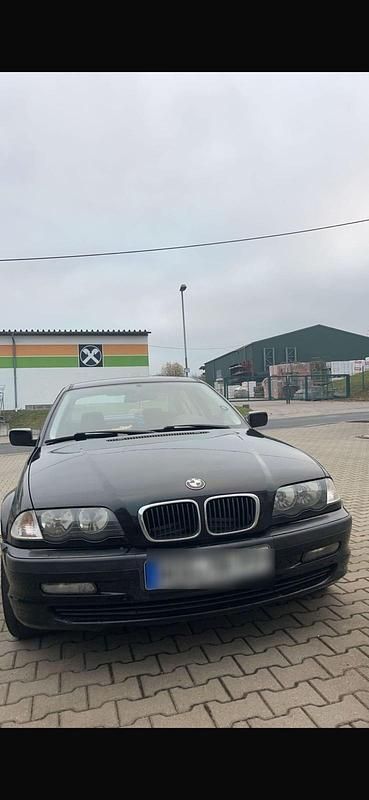 Schwarz Gebraucht 2000 BMW 316 Limousine | 2.799 € - Bild 1/4