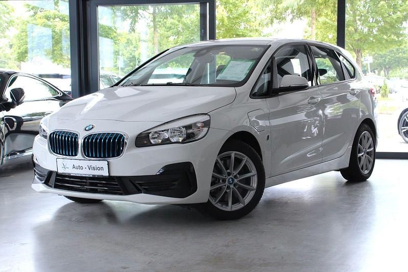 Weiß Gebraucht 2019 BMW 225 Advantage Kombi | 17.490 € (Guter Preis) - Bild 1/3