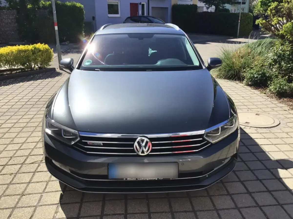 Second-hand VW Passat Highline 239 CP (175 kW) 2015 Gri Break
