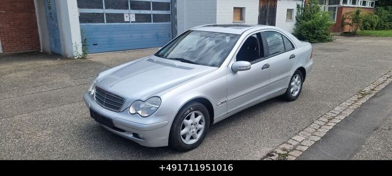 Silber Gebraucht 2001 Mercedes C200 Classic Limousine | 3.990 € (Teuer) - Bild 1/4