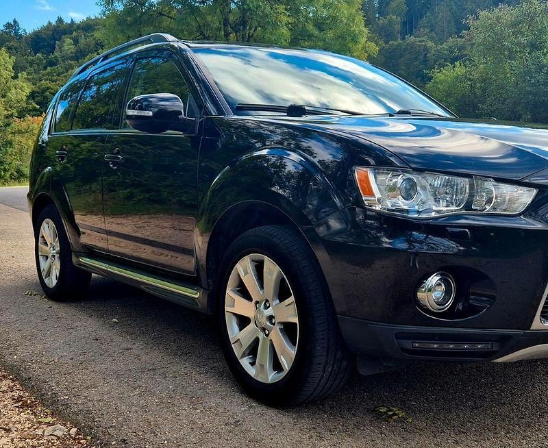 Gebraucht Mitsubishi Outlander 177 PS (130 kW) 2012 Schwarz SUV