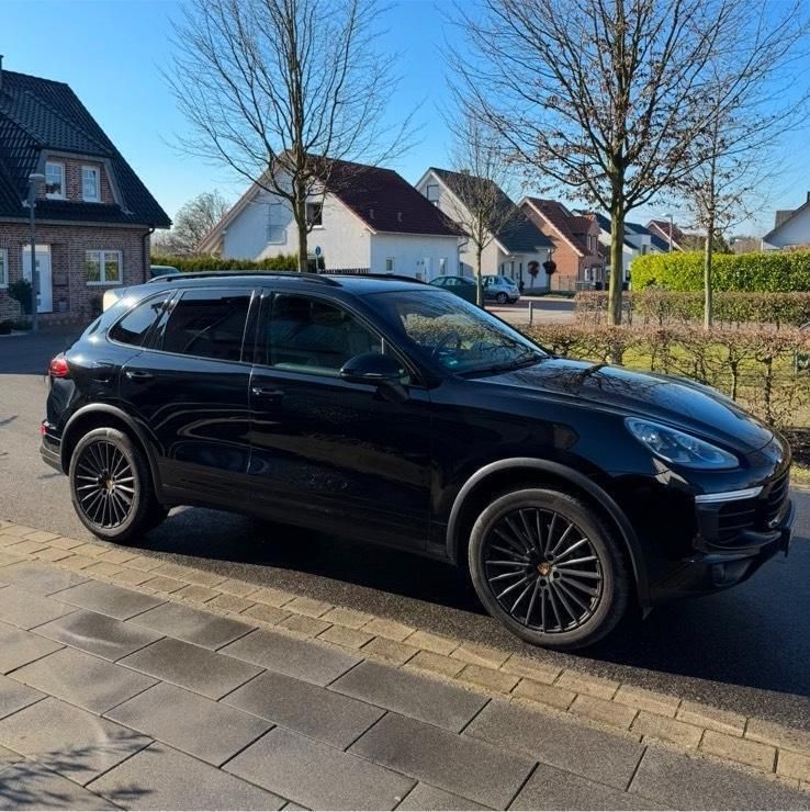 Schwarz Gebraucht 2015 Porsche Cayenne SUV | 25.600 € (Guter Preis) - Bild 1/4